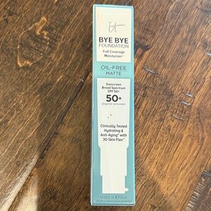 IT Cosmetics Bye Bye Foundation Oil-Free Matte - medium